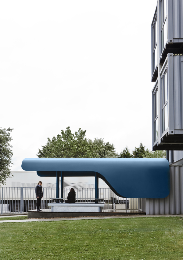 Péniche, espacio social de Ionna Vautrin Péniche, espacio social de Ionna Vautrin